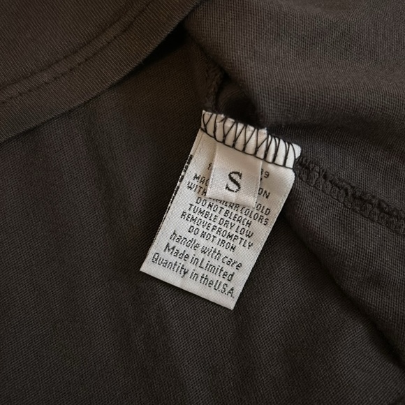 Lauren Moshi Foil Lipstick Wolf Tee Onyx - Picture 7 of 8